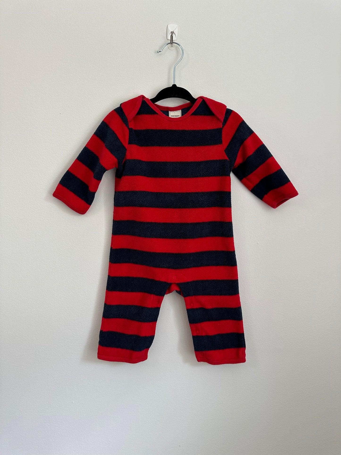 **Old Navy Footless Sleeper 3-6m