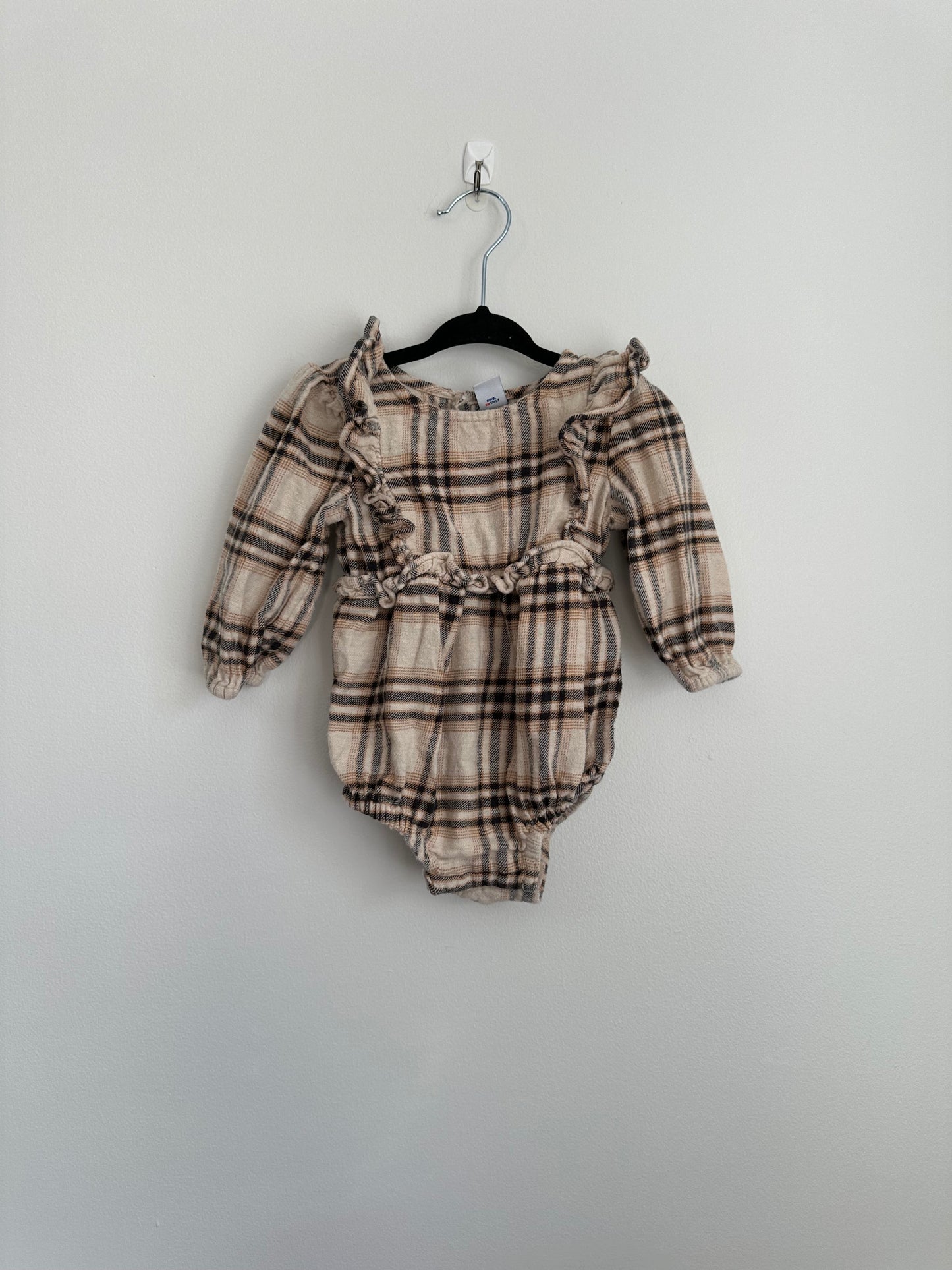 **Old Navy Romper 6-12m