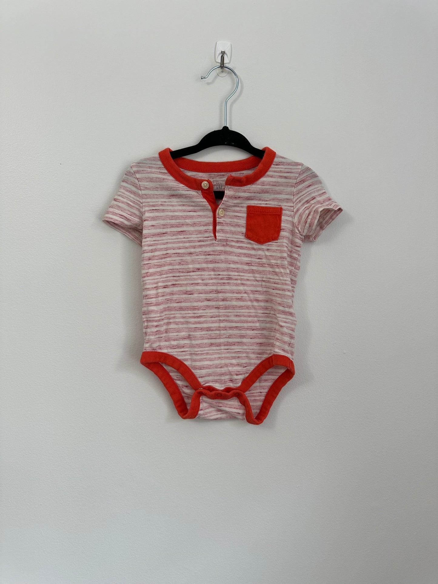 Baby Gap Onesie 6-12m